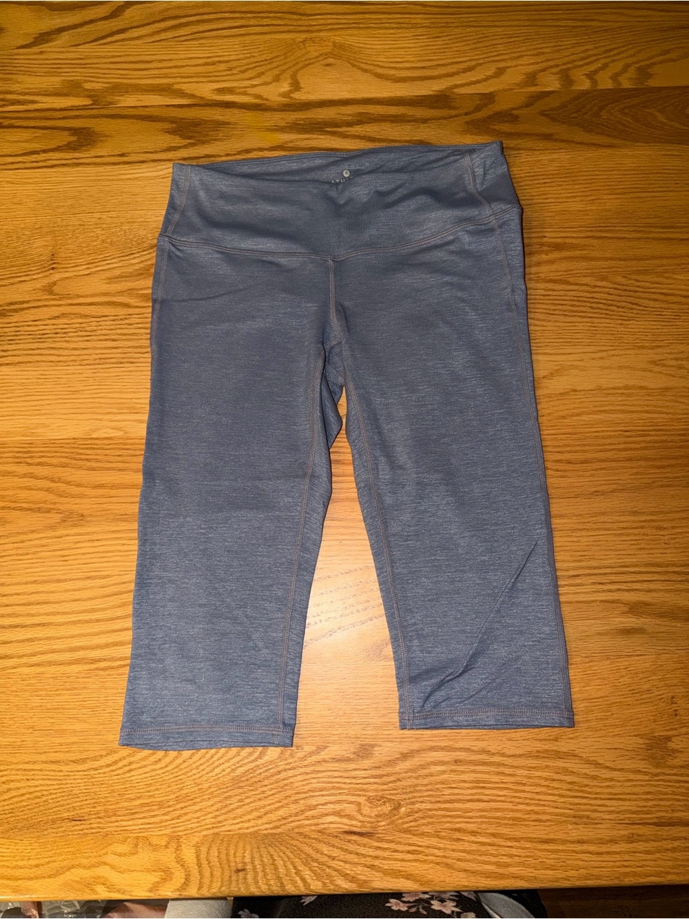Athleta Women’s Capri Leggings - Slate Blue - Small